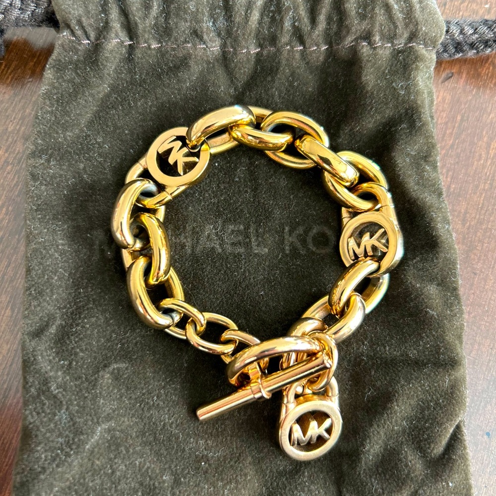 Michael Kors MK Womens 8” Gold Tone Padlock Link Toggle Bracelet